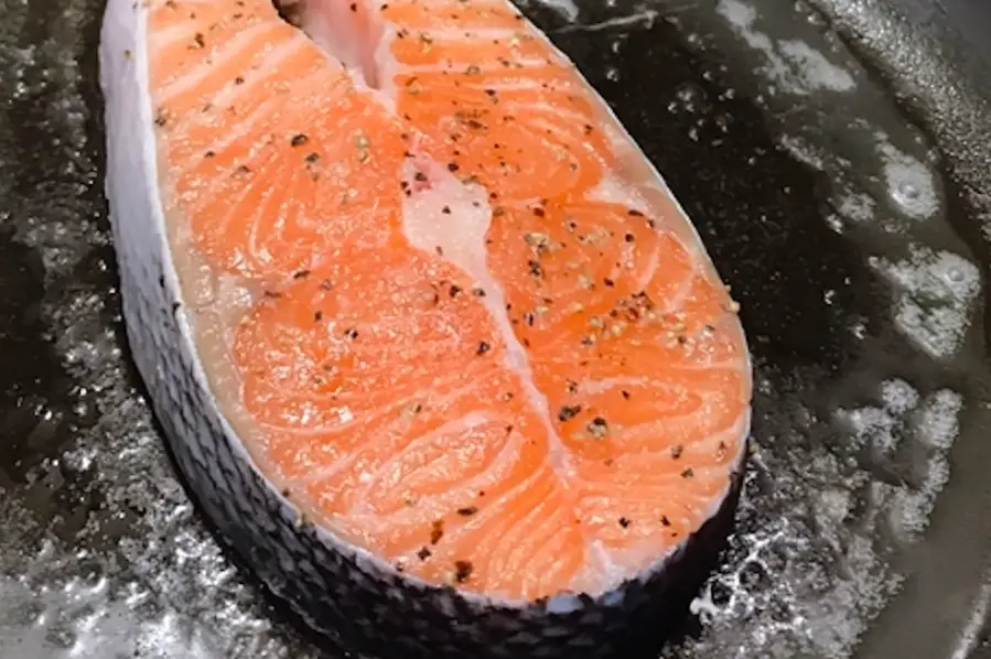 煎鮭魚片做法