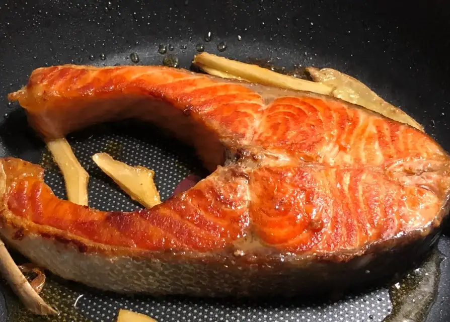 煎鮭魚片做法