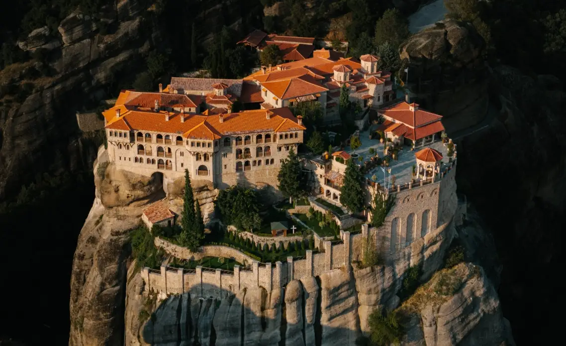 希臘天空之城住宿