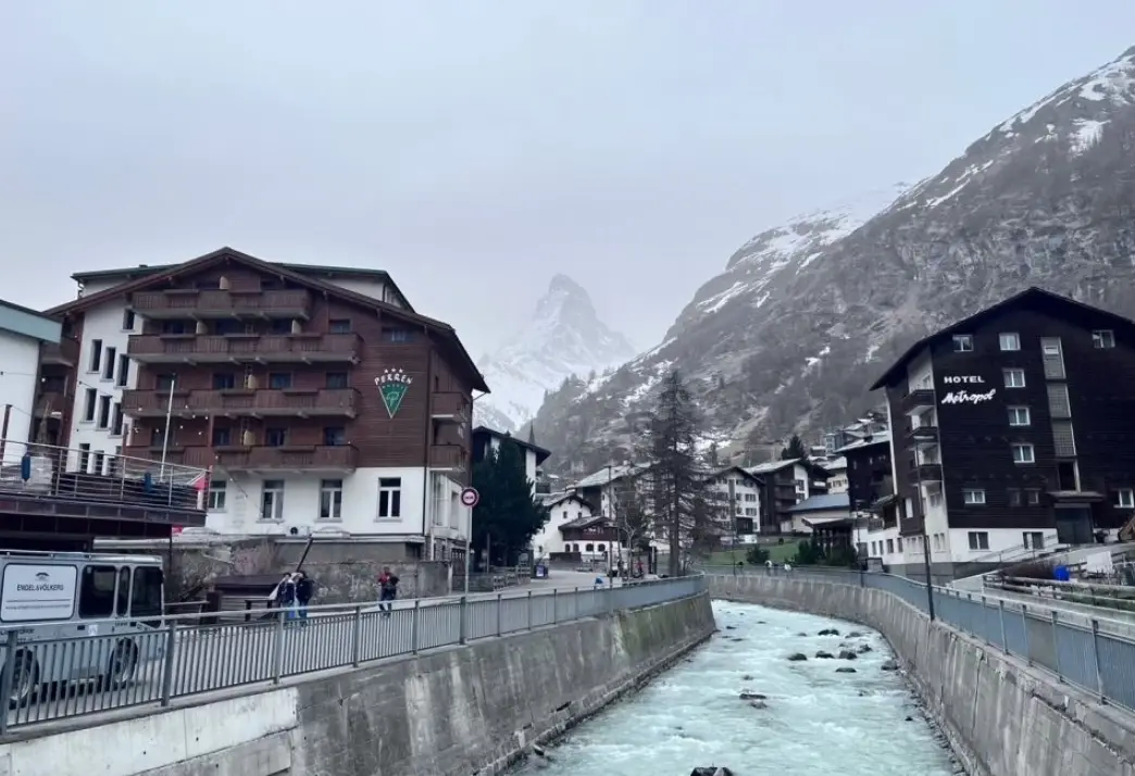 瑞士阿爾卑斯山旅遊