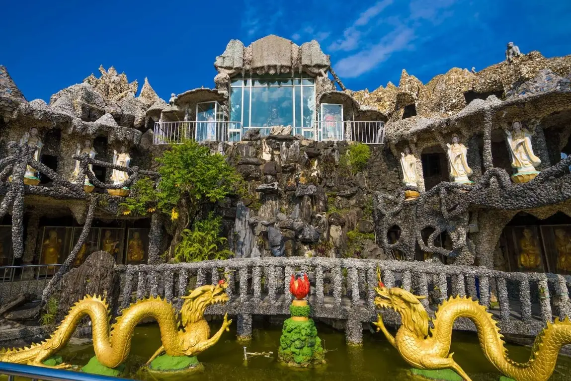 月世界旅遊攻略