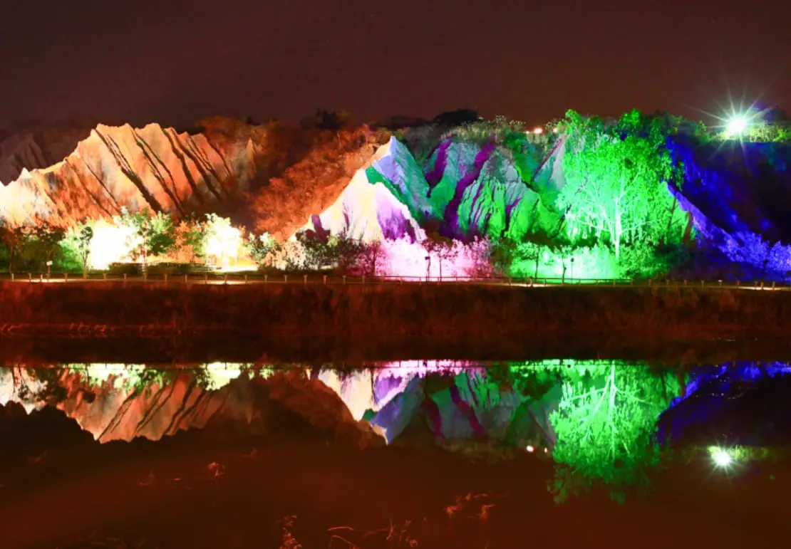 田寮月世界夜間開放