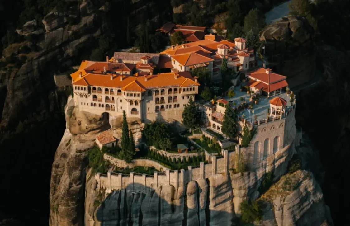 希臘天空之城交通