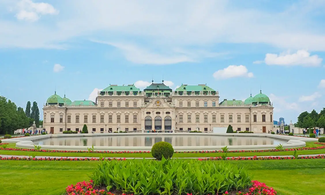 維也納熊布朗宮