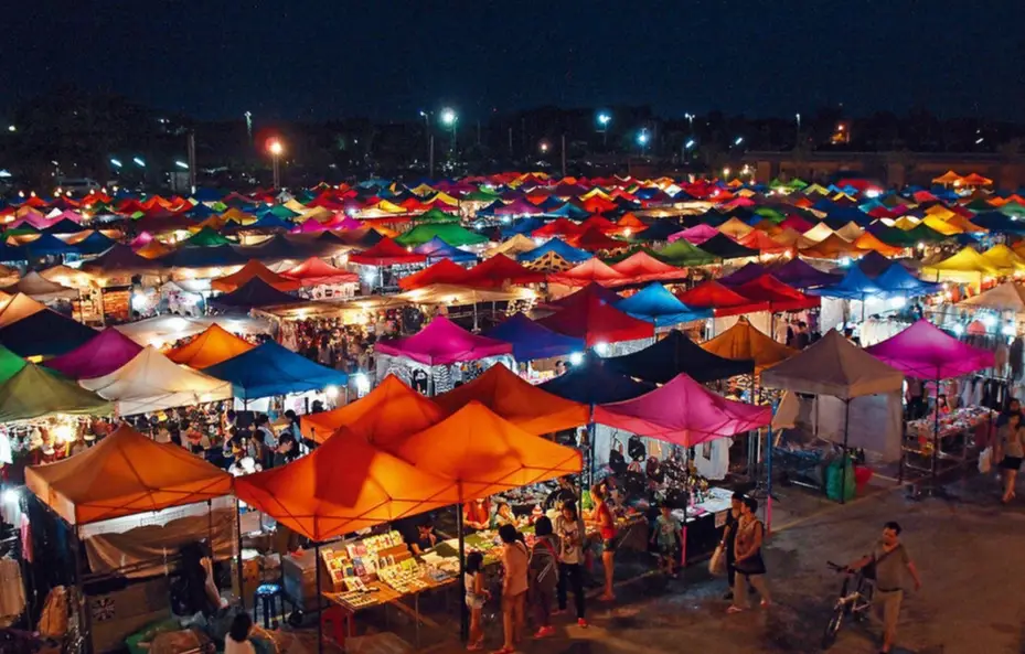 席娜卡琳火车夜市