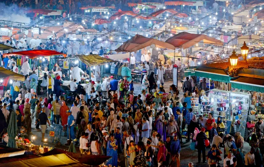 席娜卡琳火车夜市