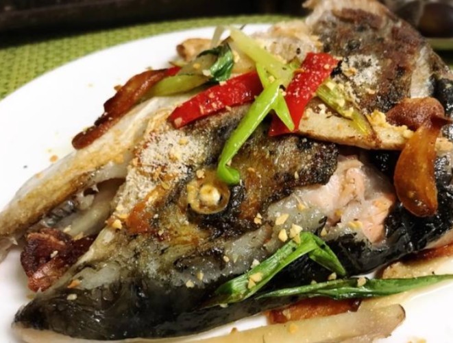 鮭魚頭料理