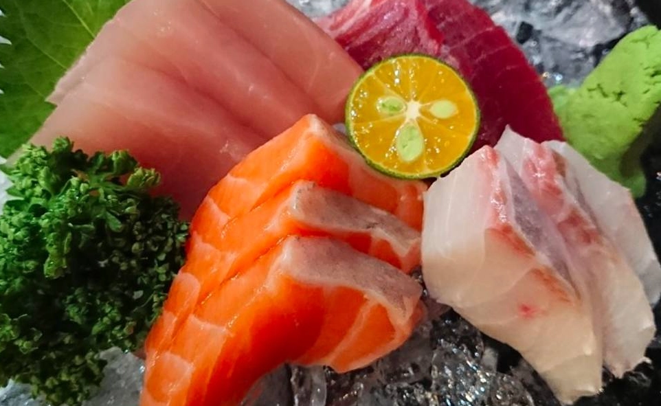 楠梓生魚片餐廳