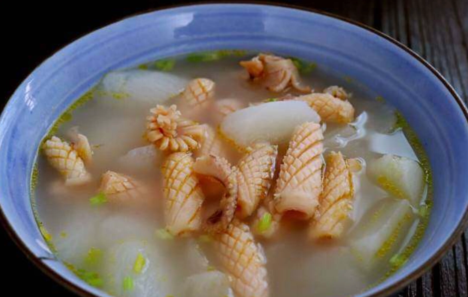 台灣魷魚蘿蔔湯