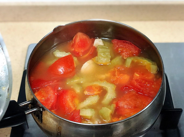 番茄苦瓜湯
