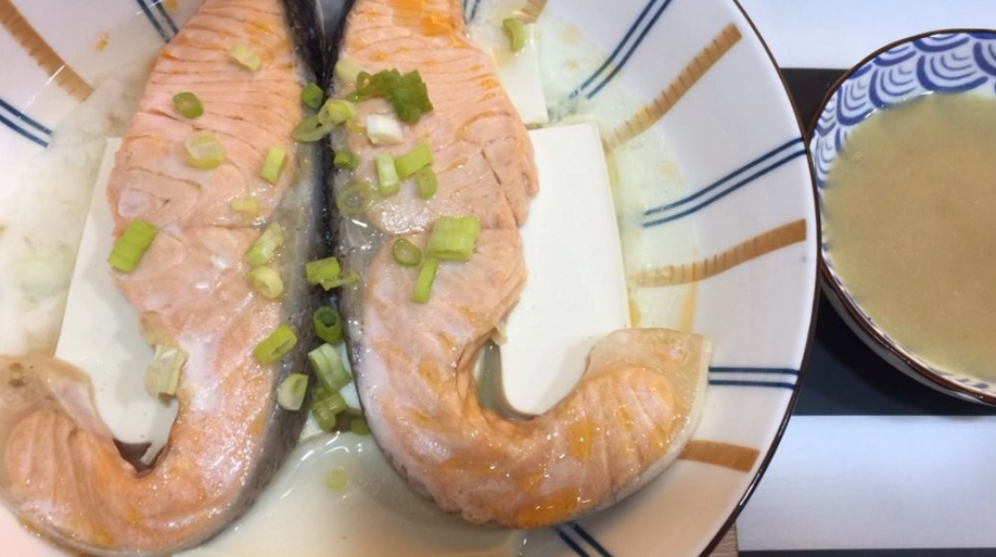 味噌蒸鮭魚